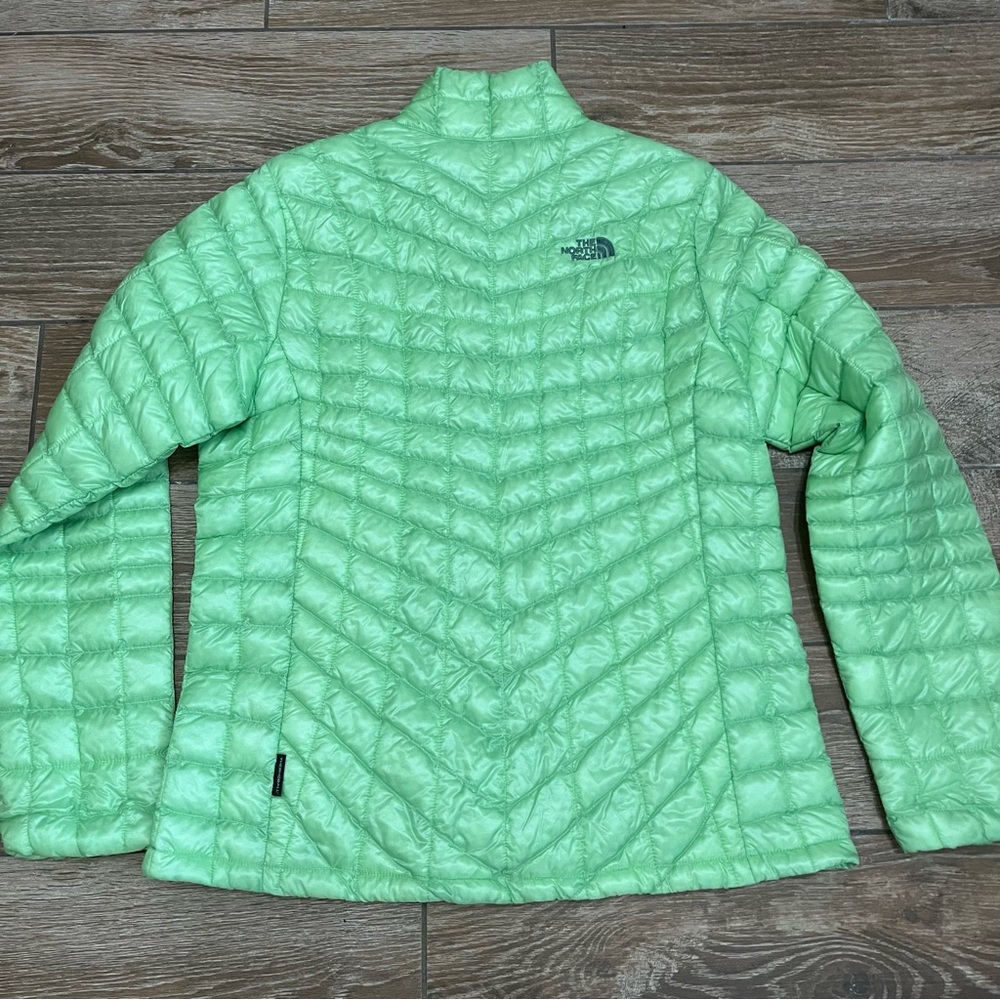 The North Face Thermoball Bright Green Jacket - Picture 7 of 9
